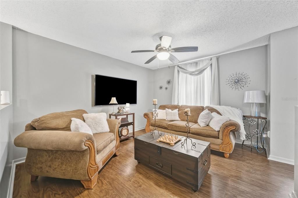 Под контрактом: $479,000 (5 спален, 2 ванн, 2882 Квадратных фут)