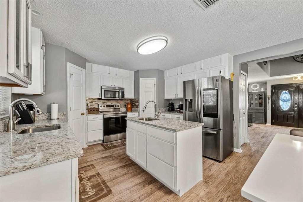 Под контрактом: $479,000 (5 спален, 2 ванн, 2882 Квадратных фут)