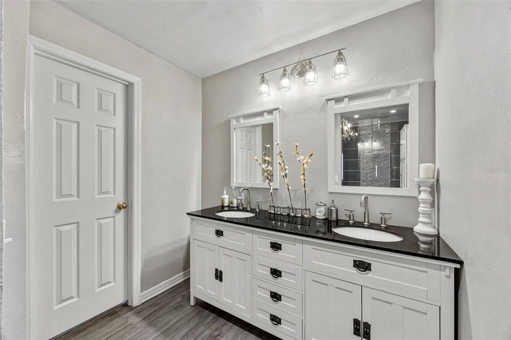 Под контрактом: $479,000 (5 спален, 2 ванн, 2882 Квадратных фут)