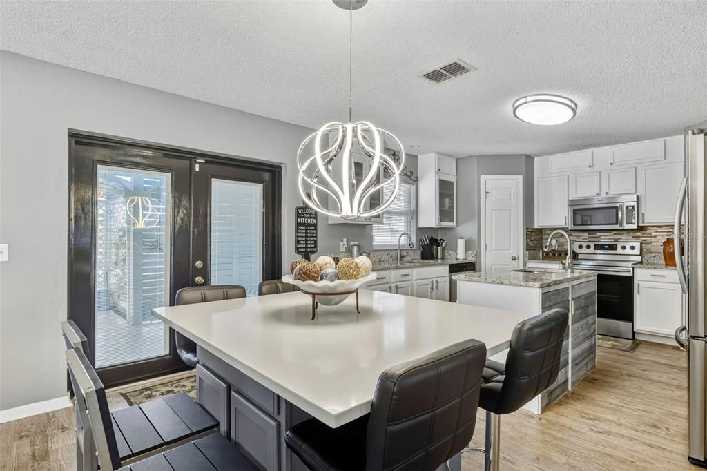 Под контрактом: $479,000 (5 спален, 2 ванн, 2882 Квадратных фут)