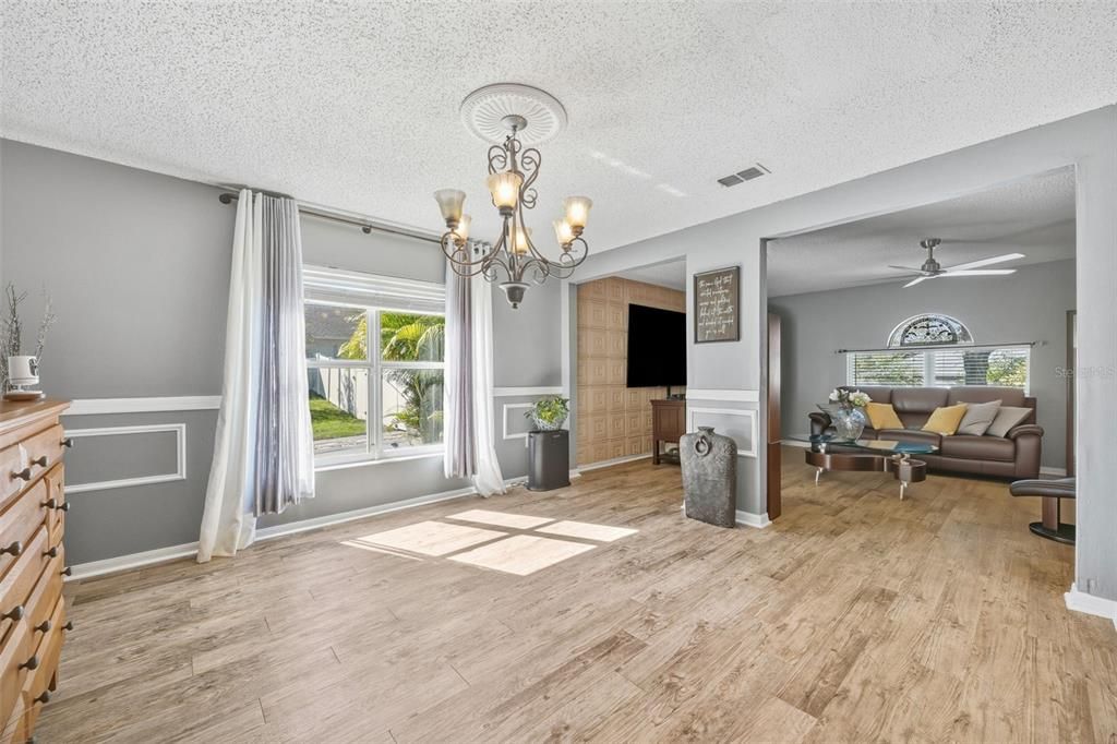 Под контрактом: $479,000 (5 спален, 2 ванн, 2882 Квадратных фут)