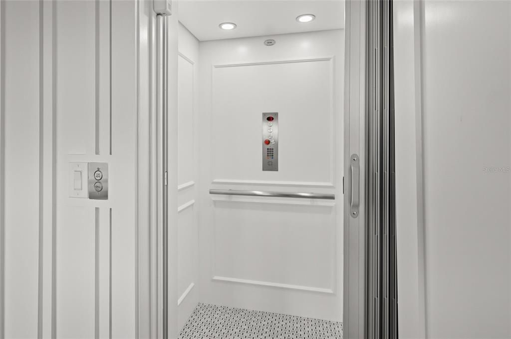 На продажу: $6,250,000 (4 спален, 4 ванн, 3574 Квадратных фут)