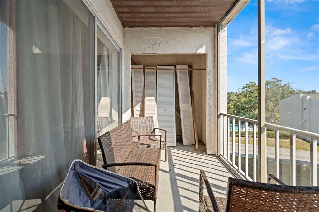 For Sale: $64,000 (1 beds, 1 baths, 700 Square Feet)