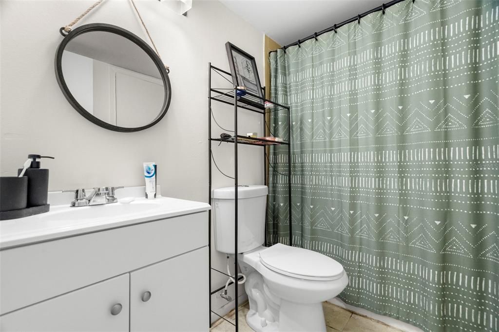 For Sale: $64,000 (1 beds, 1 baths, 700 Square Feet)