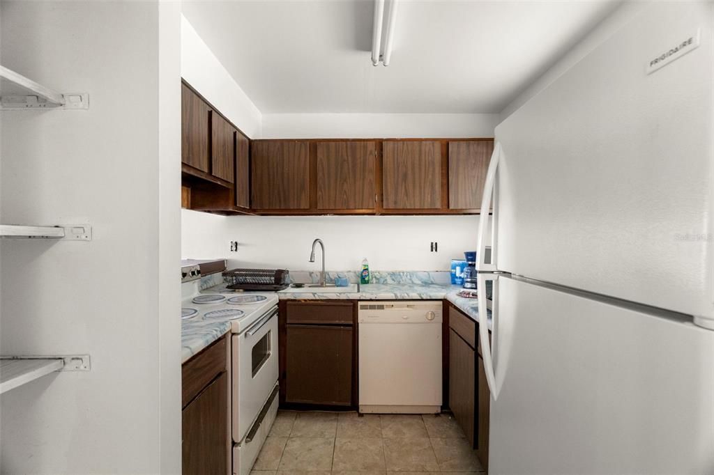 For Sale: $64,000 (1 beds, 1 baths, 700 Square Feet)