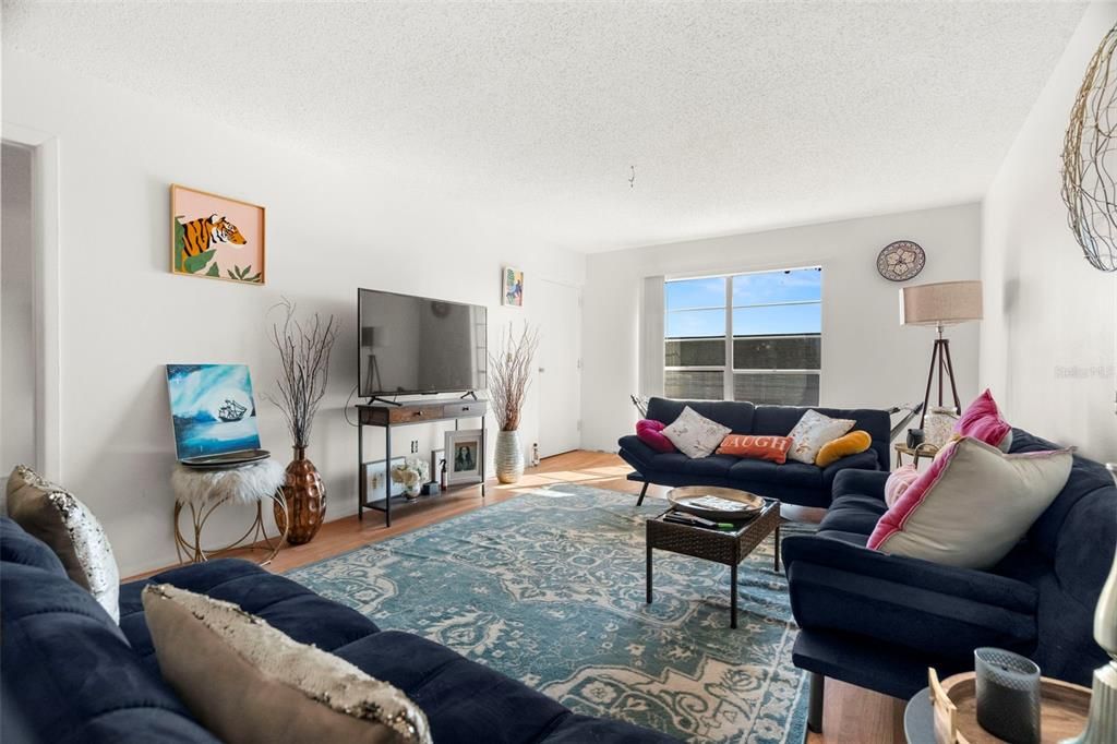 For Sale: $64,000 (1 beds, 1 baths, 700 Square Feet)