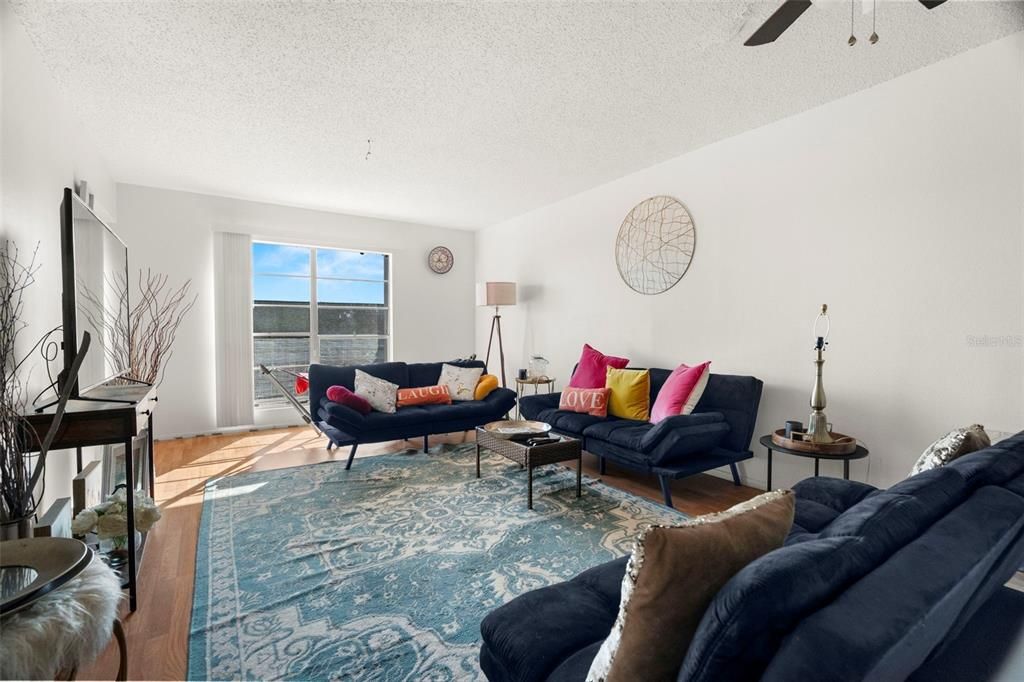 For Sale: $64,000 (1 beds, 1 baths, 700 Square Feet)