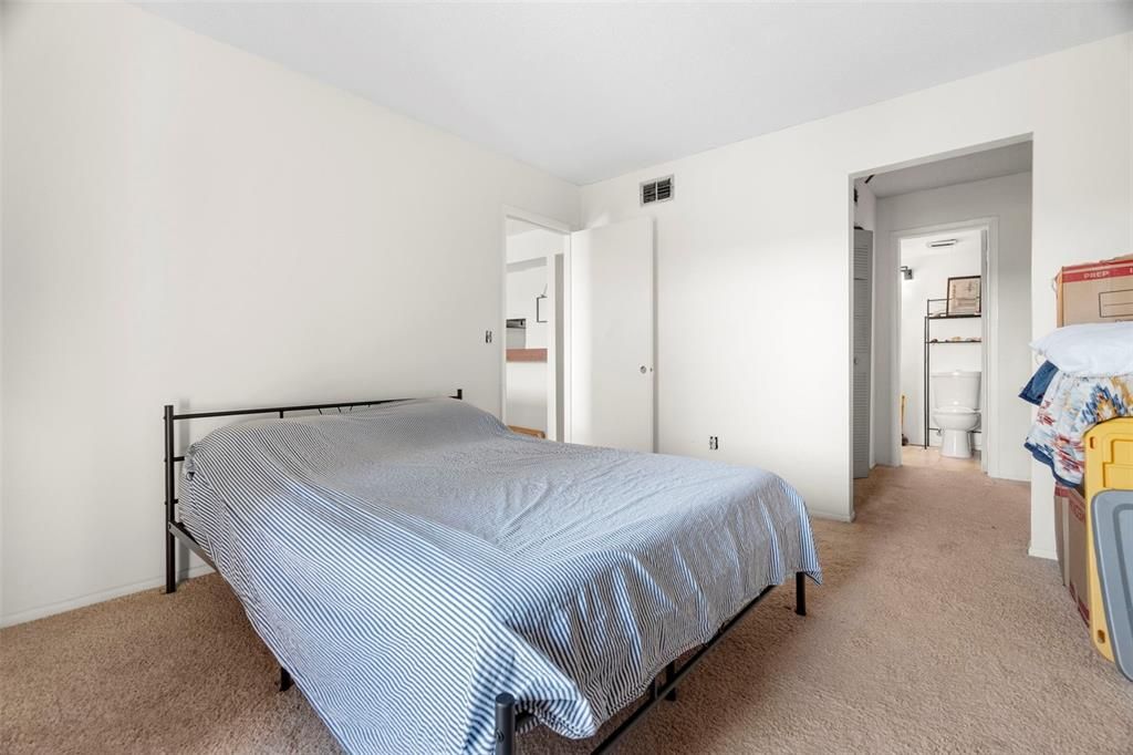 For Sale: $64,000 (1 beds, 1 baths, 700 Square Feet)