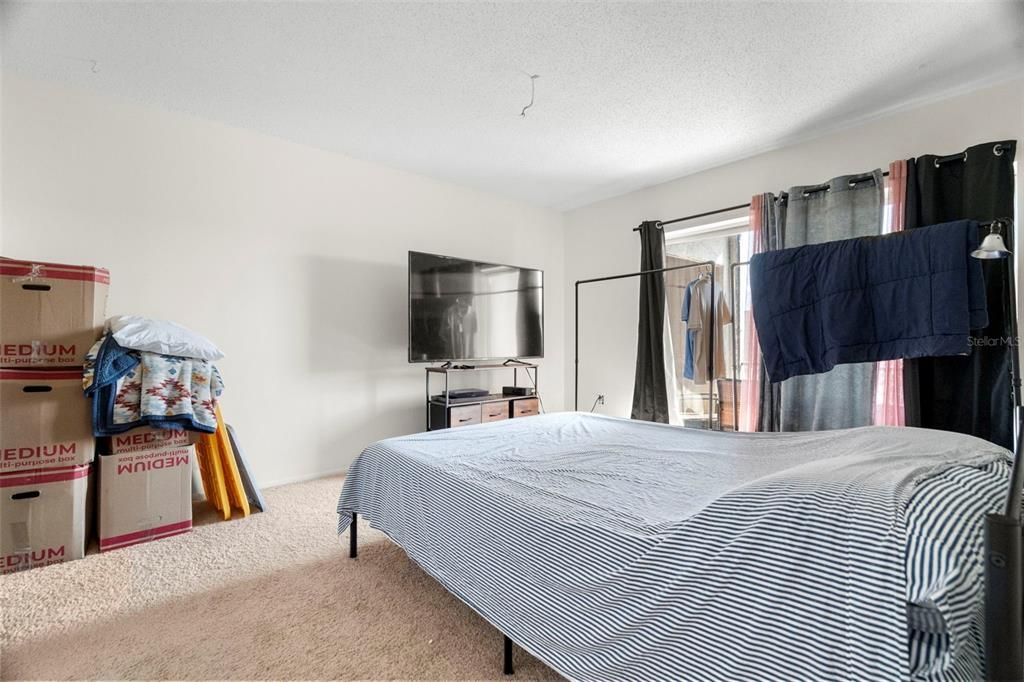 For Sale: $64,000 (1 beds, 1 baths, 700 Square Feet)