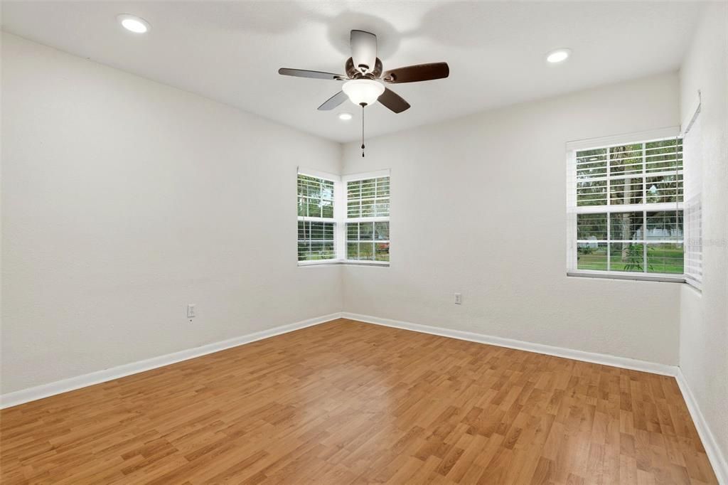 En Venta: $475,000 (3 camas, 2 baños, 1724 Pies cuadrados)