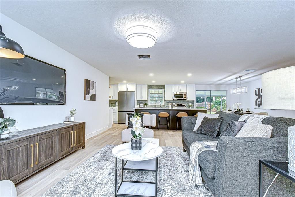 Под контрактом: $475,000 (4 спален, 2 ванн, 1567 Квадратных фут)