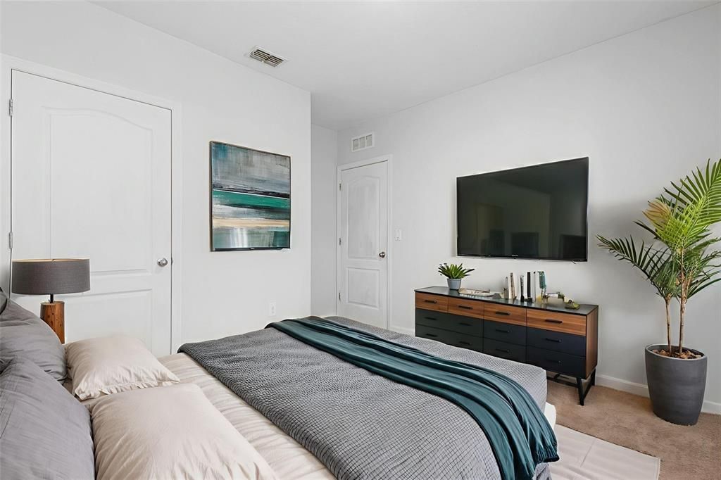 For Sale: $365,000 (4 beds, 2 baths, 1832 Square Feet)