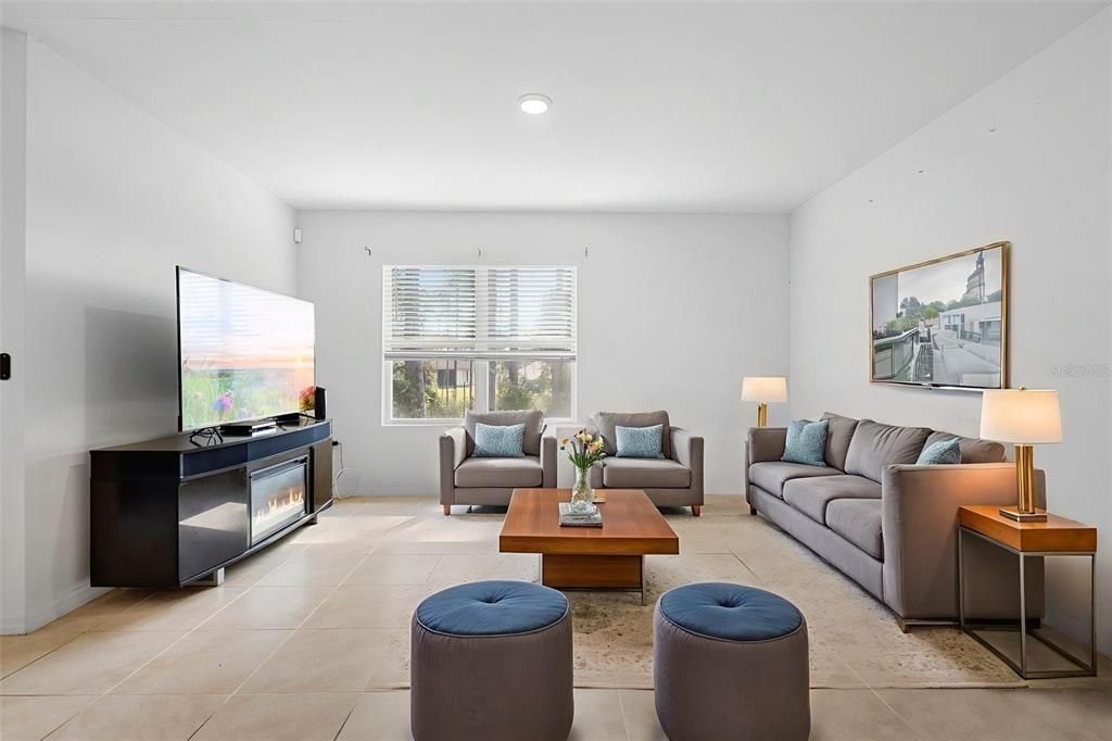 For Sale: $365,000 (4 beds, 2 baths, 1832 Square Feet)