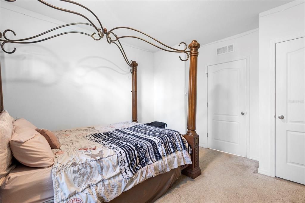 For Sale: $365,000 (4 beds, 2 baths, 1832 Square Feet)