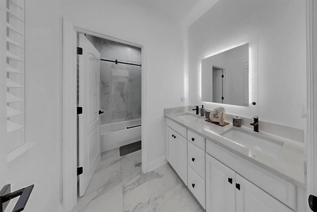 待售: $1,050,000 (5 贝兹, 4 浴室, 4173 平方英尺)