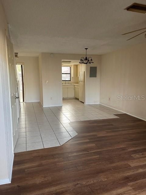 For Rent: $1,595 (2 beds, 1 baths, 1048 Square Feet)