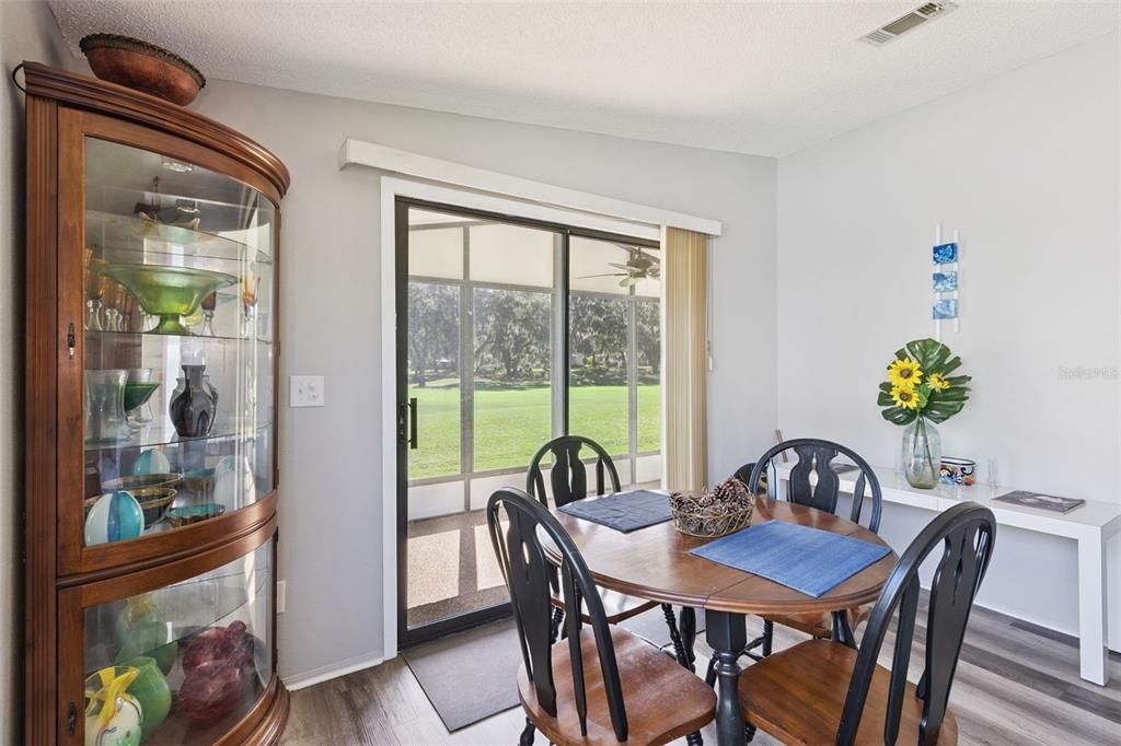 Activo con contrato: $220,000 (2 camas, 2 baños, 1040 Pies cuadrados)