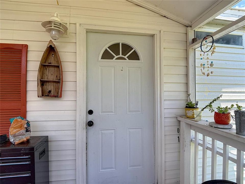 For Sale: $260,000 (3 beds, 2 baths, 1404 Square Feet)