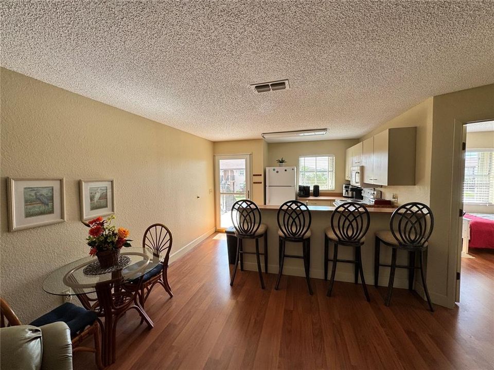 待售: $149,900 (2 贝兹, 2 浴室, 860 平方英尺)