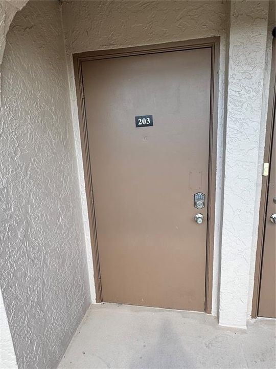 待售: $149,900 (2 贝兹, 2 浴室, 860 平方英尺)