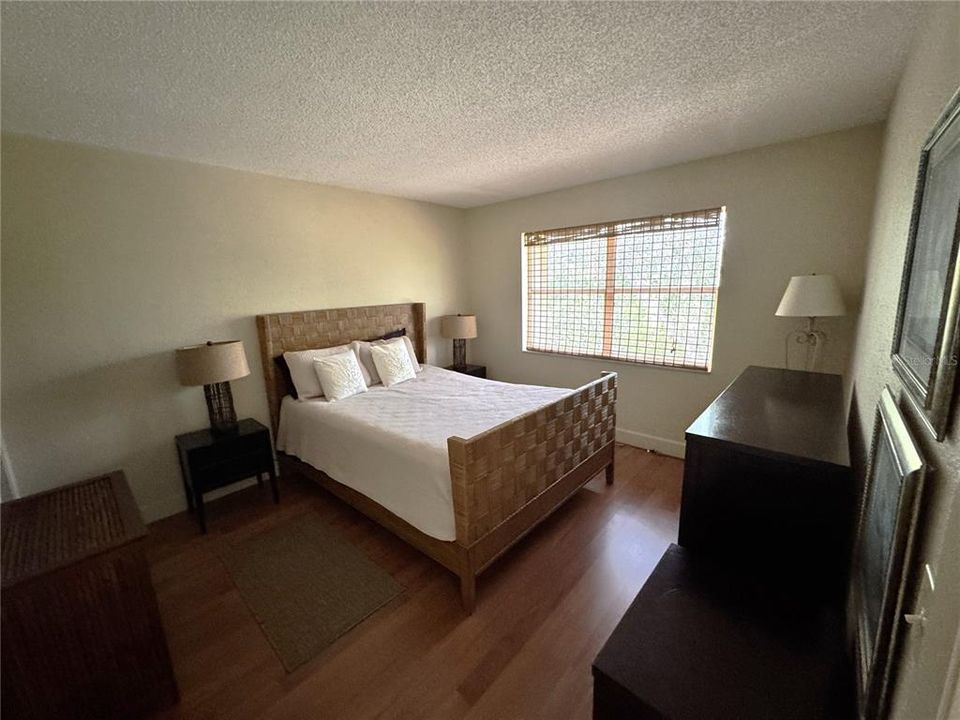 待售: $149,900 (2 贝兹, 2 浴室, 860 平方英尺)