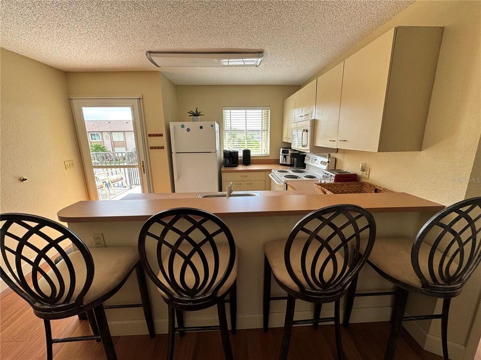 待售: $149,900 (2 贝兹, 2 浴室, 860 平方英尺)