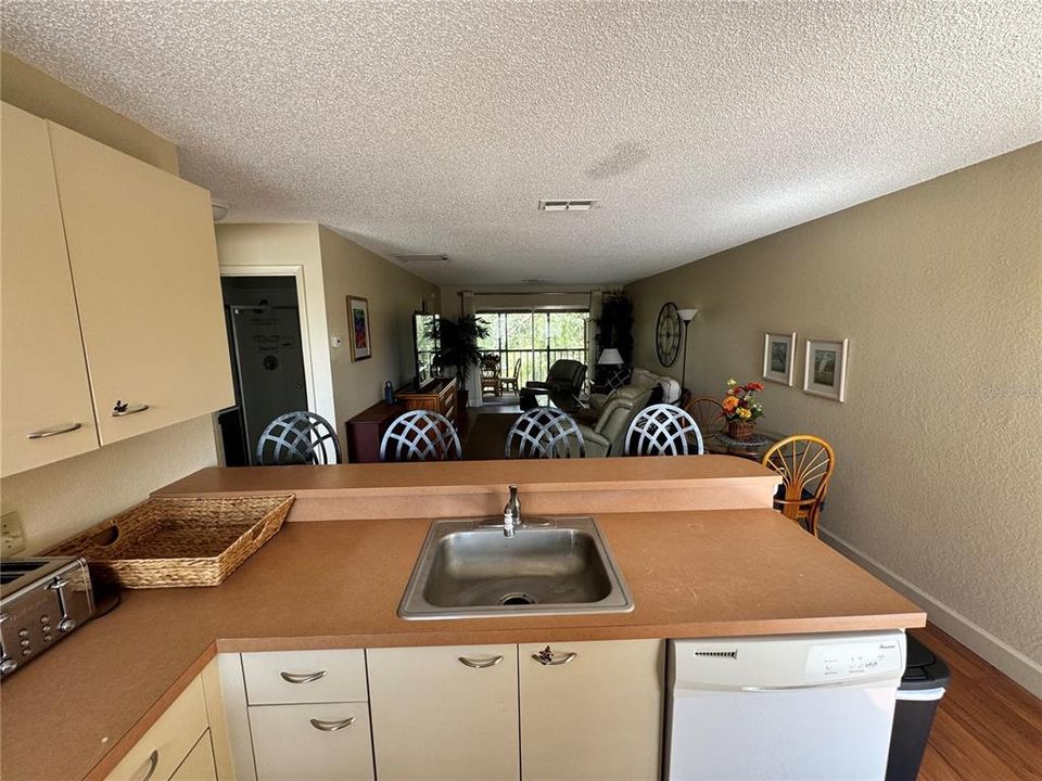 待售: $149,900 (2 贝兹, 2 浴室, 860 平方英尺)