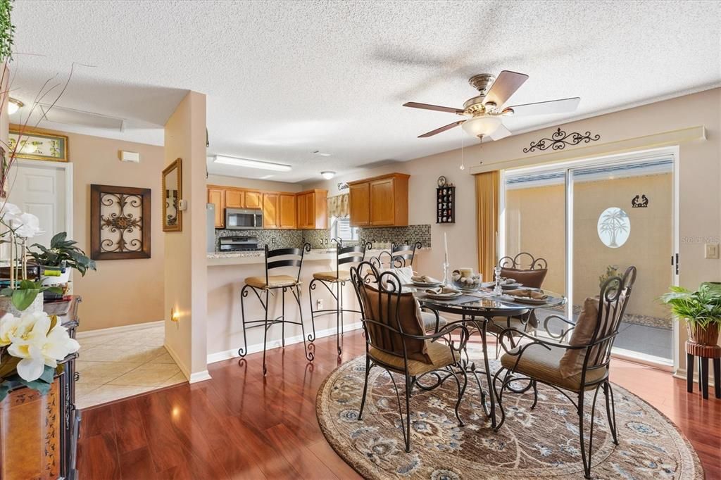 待售: $319,000 (2 贝兹, 2 浴室, 1123 平方英尺)