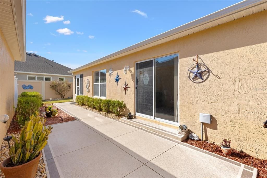 待售: $319,000 (2 贝兹, 2 浴室, 1123 平方英尺)