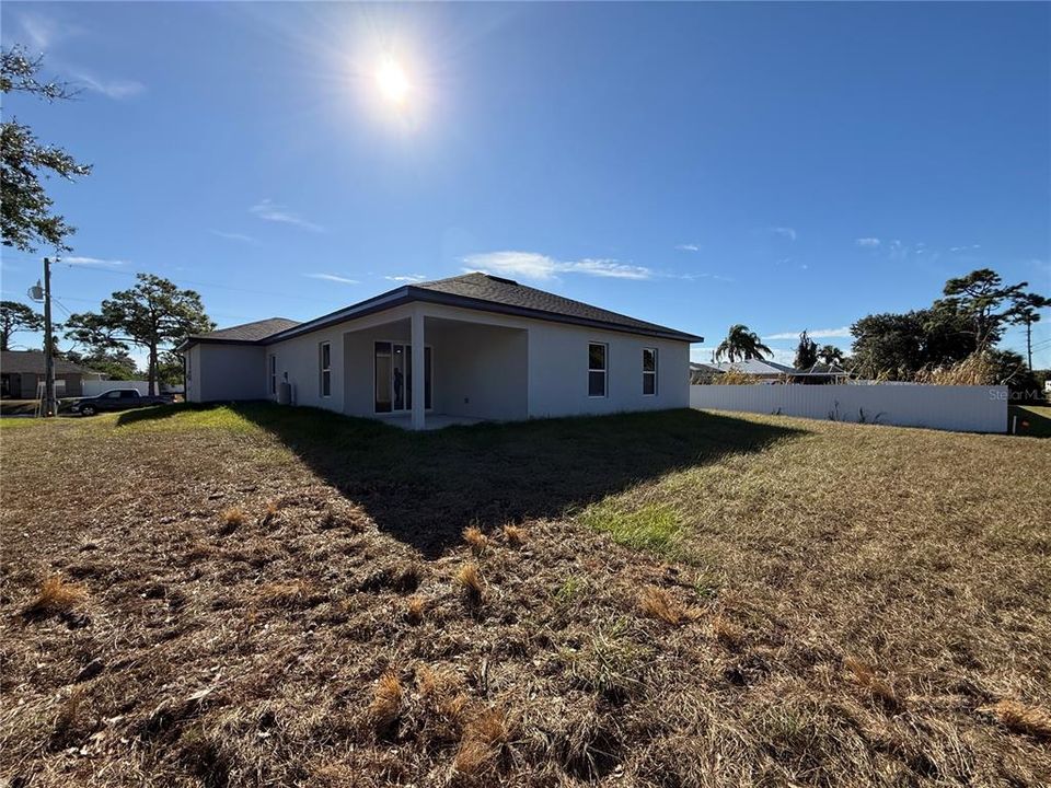 For Rent: $2,250 (4 beds, 2 baths, 1800 Square Feet)