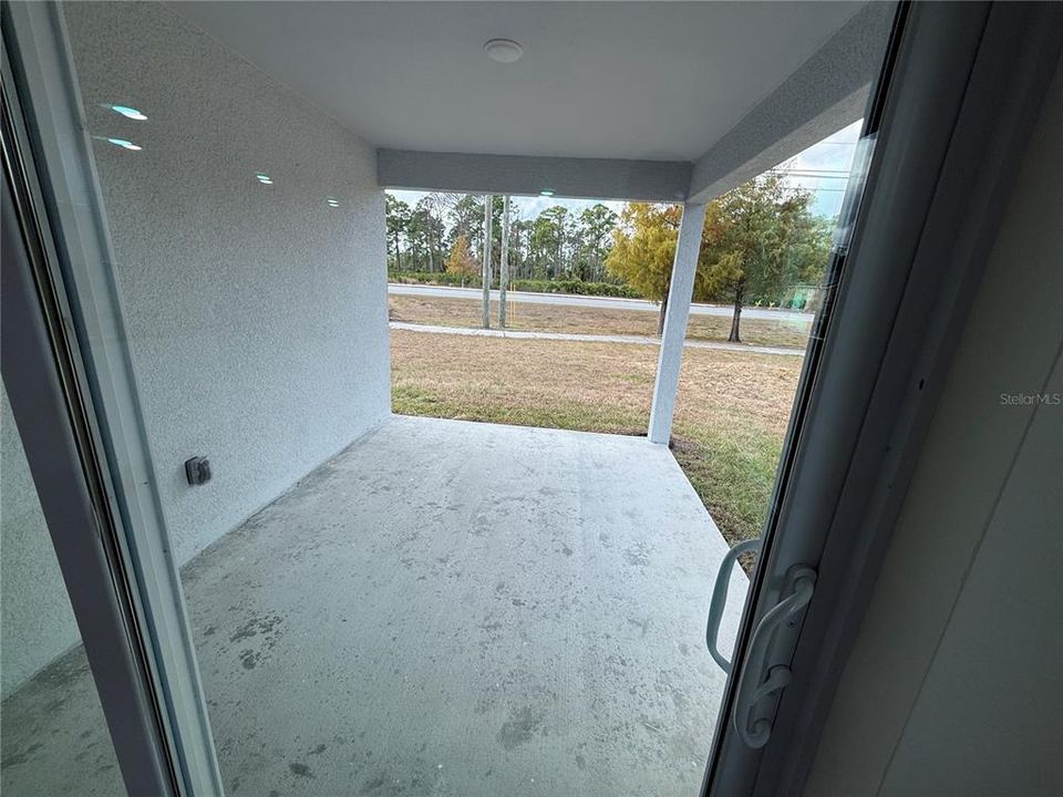 For Rent: $2,250 (4 beds, 2 baths, 1800 Square Feet)