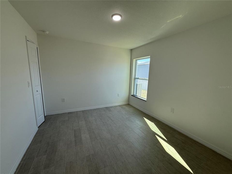 For Rent: $2,250 (4 beds, 2 baths, 1800 Square Feet)