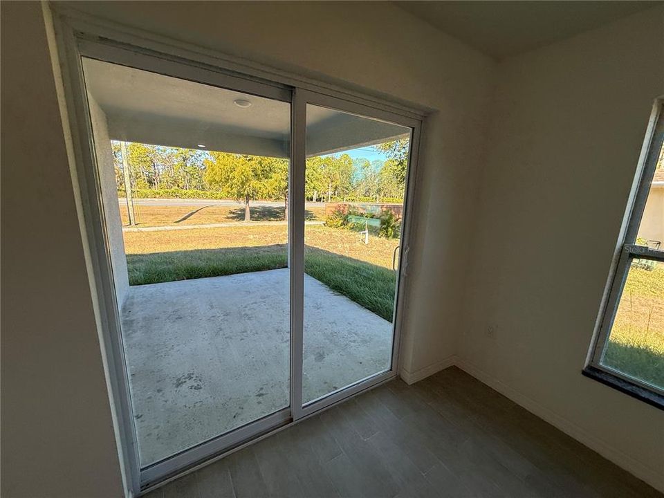 For Rent: $2,250 (4 beds, 2 baths, 1800 Square Feet)