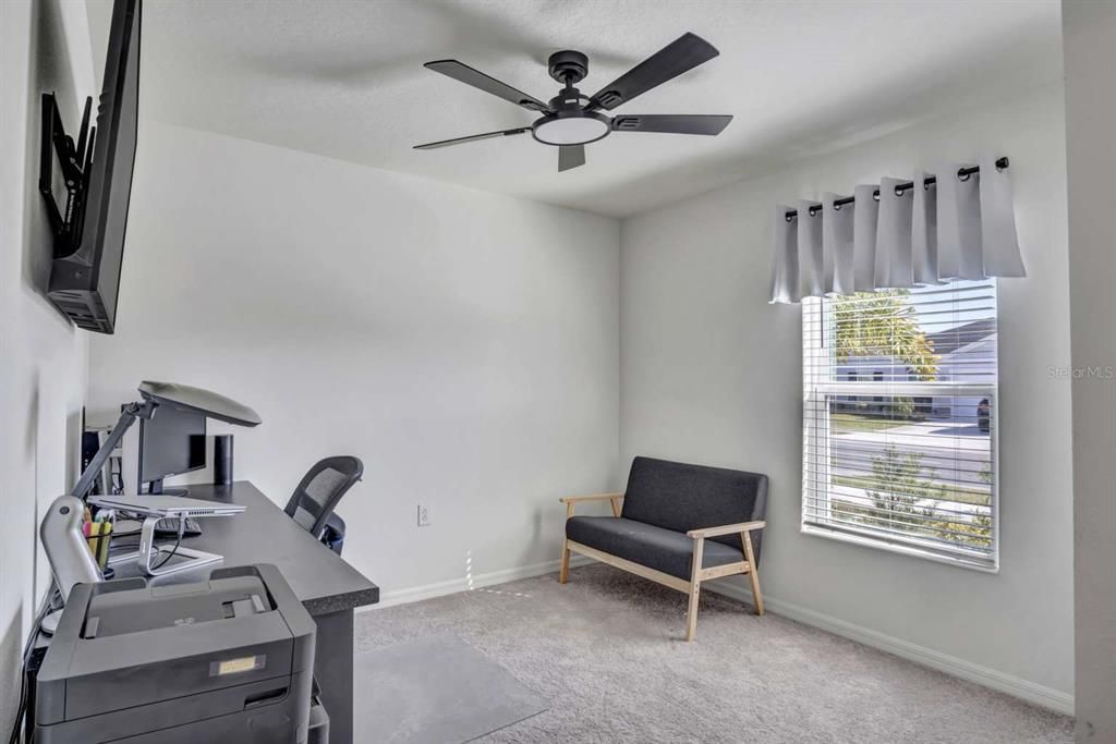 合同活跃: $429,000 (3 贝兹, 2 浴室, 1542 平方英尺)