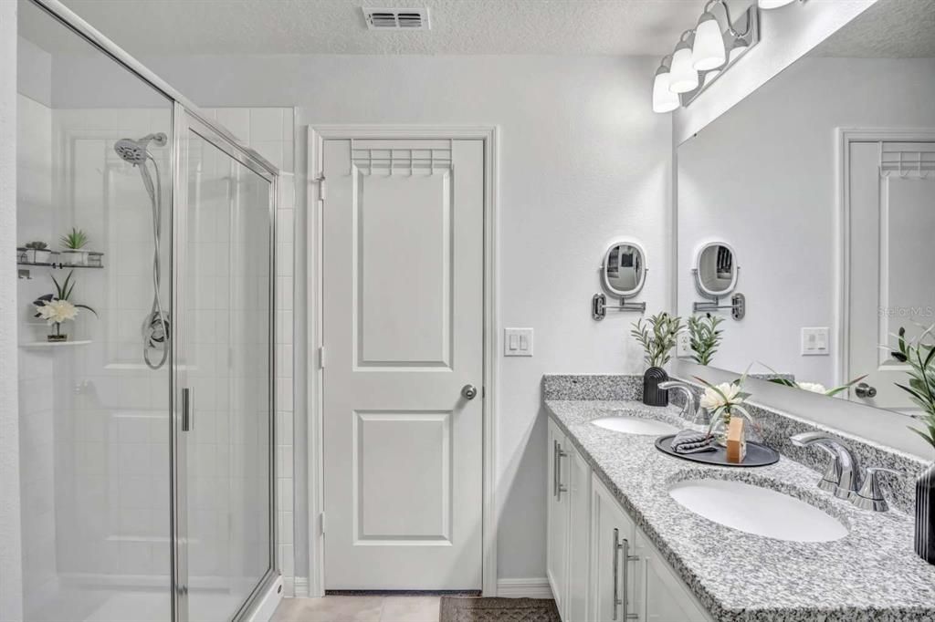 合同活跃: $429,000 (3 贝兹, 2 浴室, 1542 平方英尺)