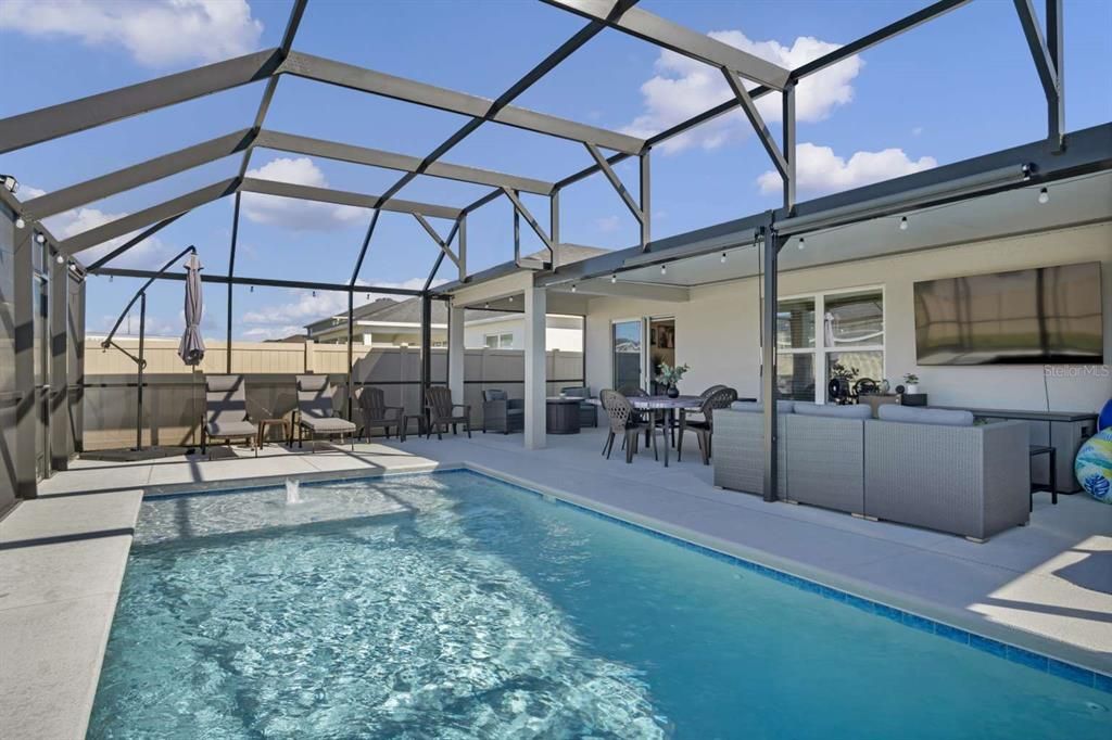 合同活跃: $429,000 (3 贝兹, 2 浴室, 1542 平方英尺)