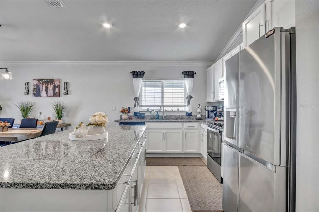 合同活跃: $429,000 (3 贝兹, 2 浴室, 1542 平方英尺)