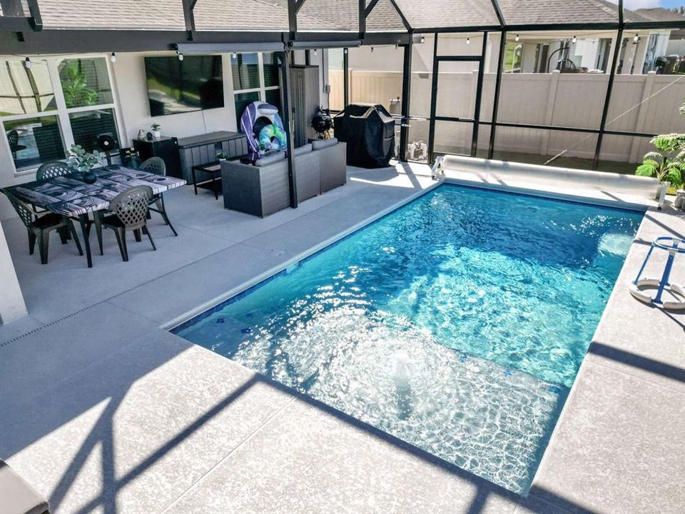 合同活跃: $429,000 (3 贝兹, 2 浴室, 1542 平方英尺)