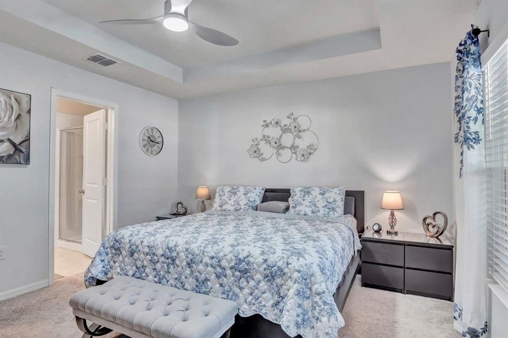 合同活跃: $429,000 (3 贝兹, 2 浴室, 1542 平方英尺)