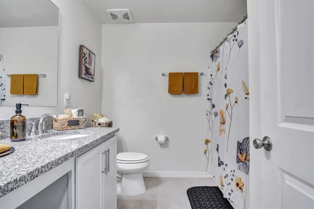 合同活跃: $429,000 (3 贝兹, 2 浴室, 1542 平方英尺)