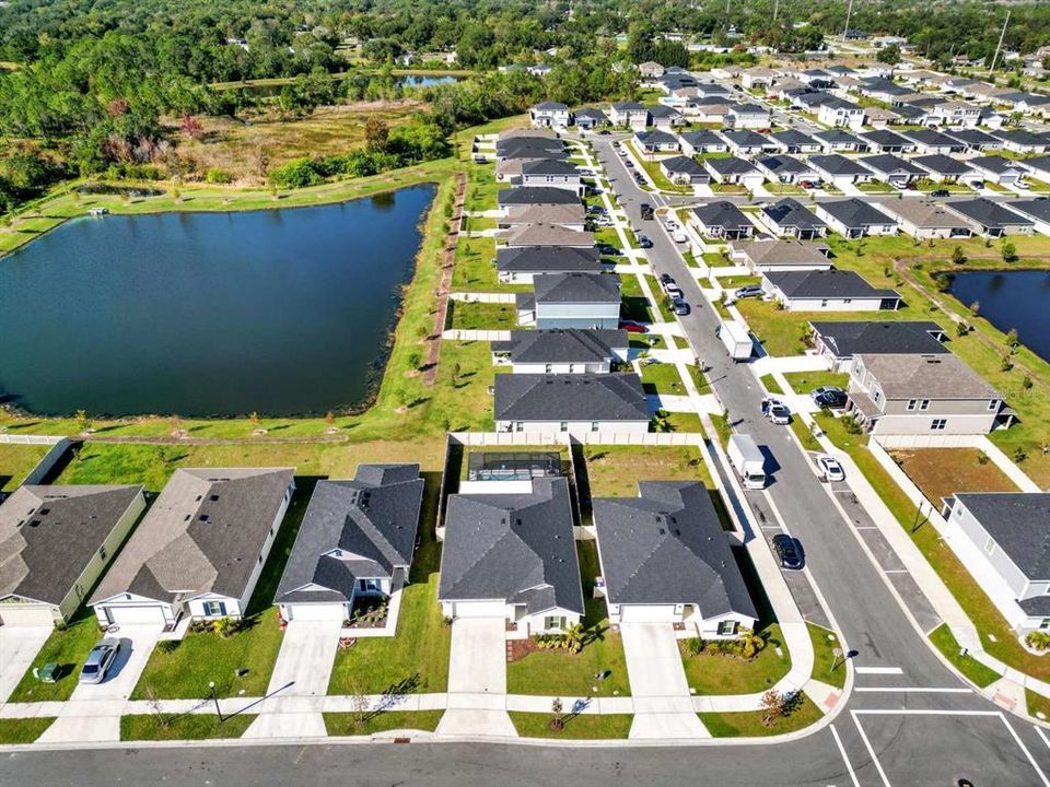 合同活跃: $429,000 (3 贝兹, 2 浴室, 1542 平方英尺)