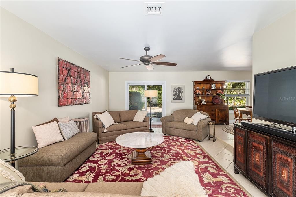 На продажу: $1,150,000 (3 спален, 2 ванн, 2621 Квадратных фут)