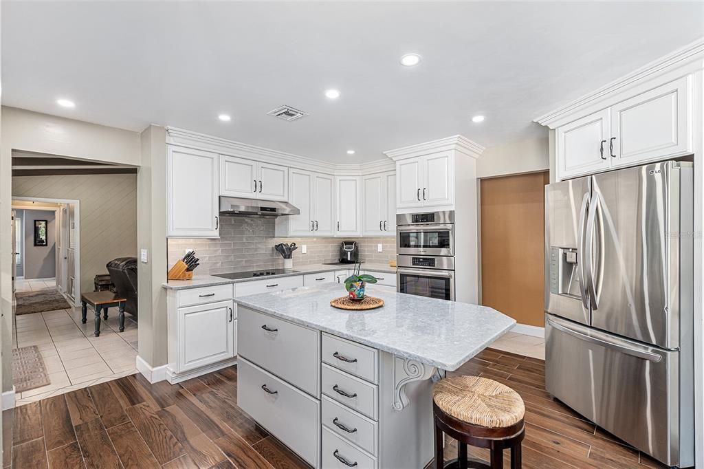 На продажу: $1,150,000 (3 спален, 2 ванн, 2621 Квадратных фут)