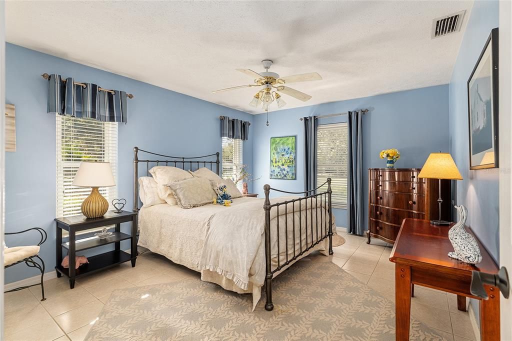 На продажу: $1,150,000 (3 спален, 2 ванн, 2621 Квадратных фут)