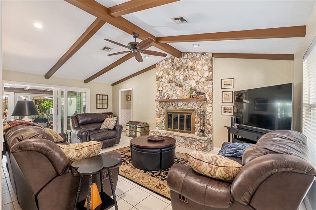 На продажу: $1,150,000 (3 спален, 2 ванн, 2621 Квадратных фут)