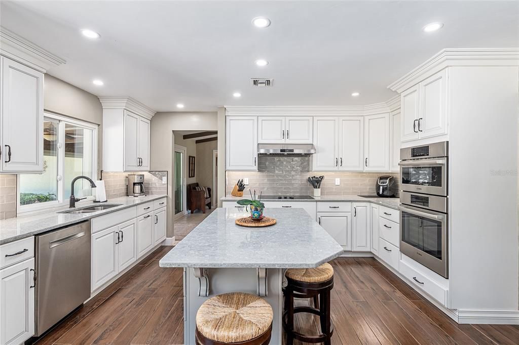 На продажу: $1,150,000 (3 спален, 2 ванн, 2621 Квадратных фут)