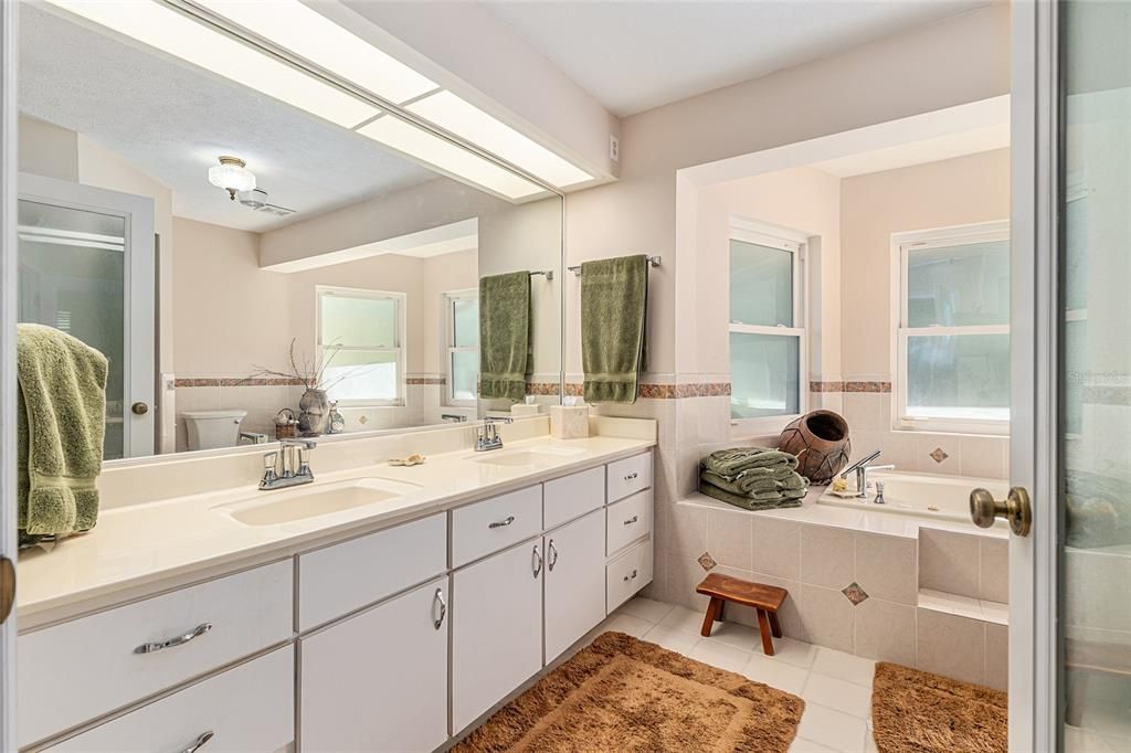 На продажу: $1,150,000 (3 спален, 2 ванн, 2621 Квадратных фут)