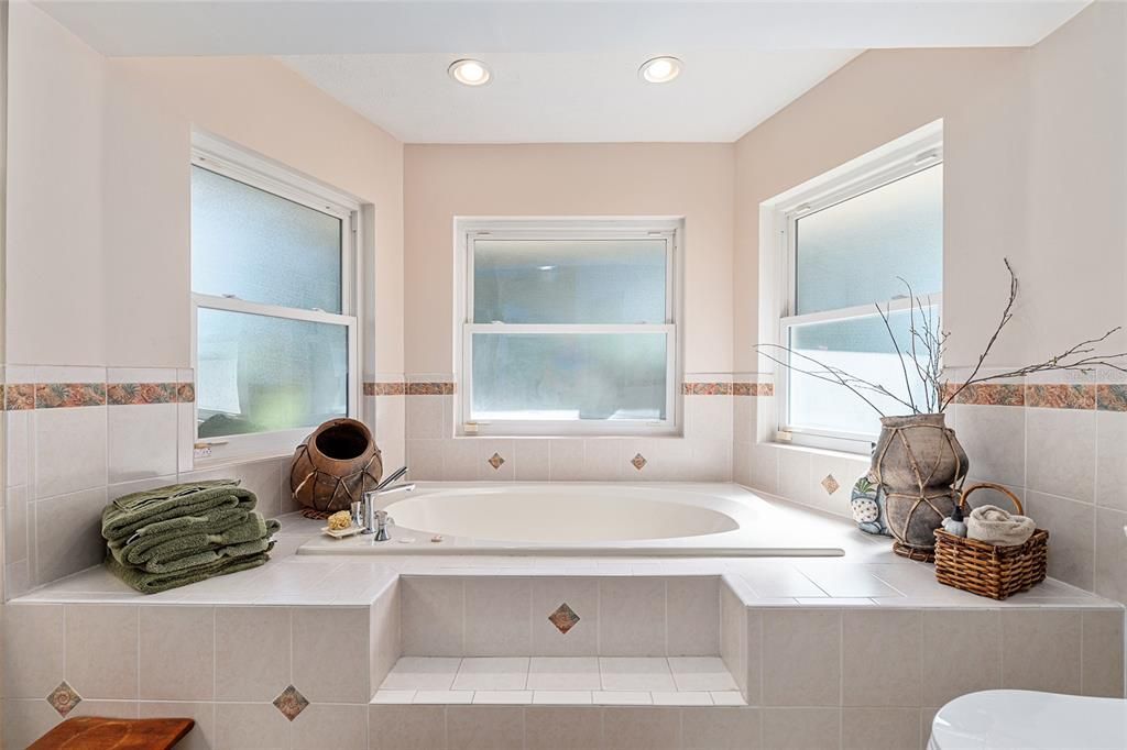 На продажу: $1,150,000 (3 спален, 2 ванн, 2621 Квадратных фут)