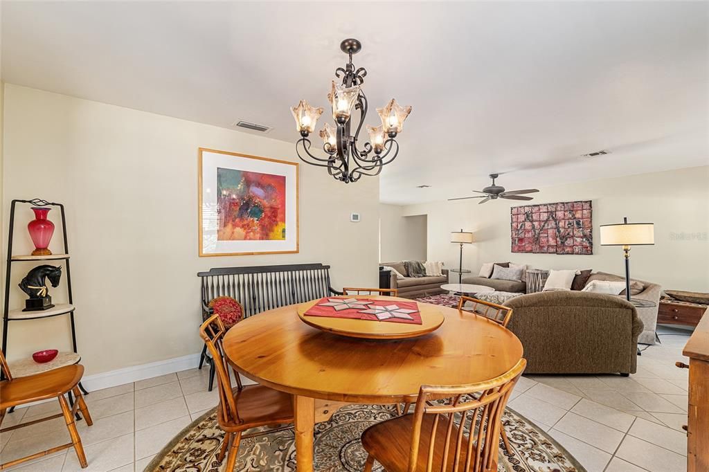 На продажу: $1,150,000 (3 спален, 2 ванн, 2621 Квадратных фут)