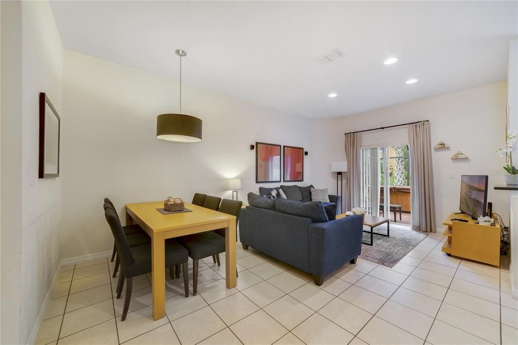 For Sale: $329,000 (3 beds, 3 baths, 1440 Square Feet)